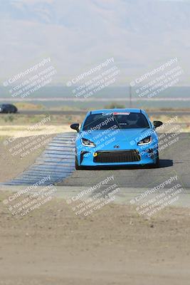 media/Sep-15-2024-Speed Ventures (Sun) [[7a54f7ed2f]]/Black Group/Session 1 (Outside Grapevine)/